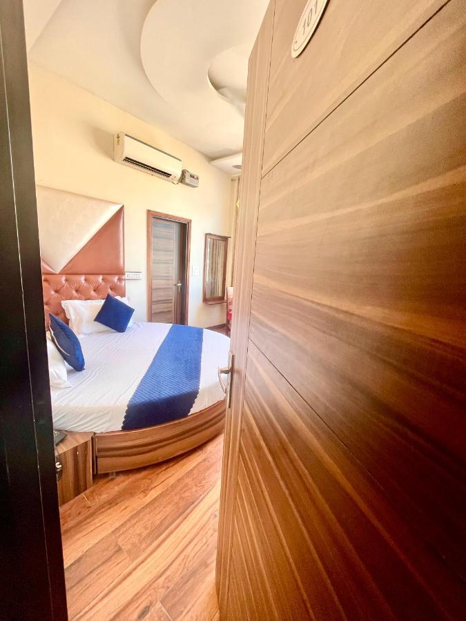 Hotel Woodcrest Zirakpur - Best Family Hotel By - A Unit Of Sidham Group 외부 사진