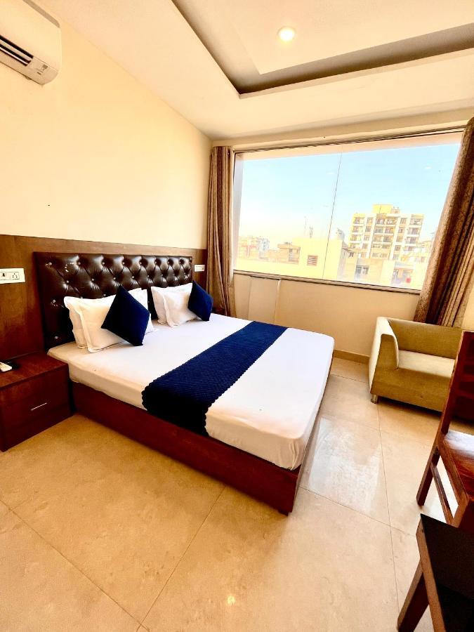Hotel Woodcrest Zirakpur - Best Family Hotel By - A Unit Of Sidham Group 외부 사진