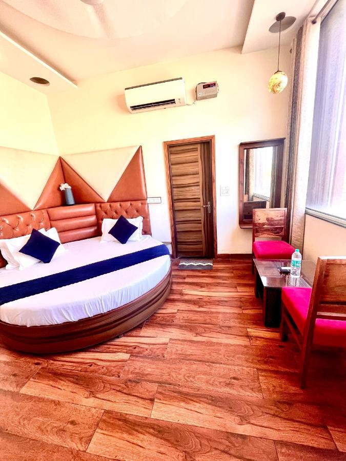 Hotel Woodcrest Zirakpur - Best Family Hotel By - A Unit Of Sidham Group 외부 사진
